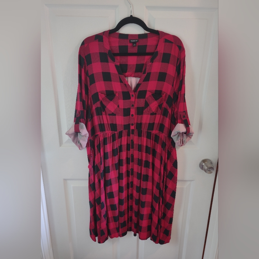 Torrid Size 1 / 1X Shirt Dress - Red & Black Check, Roll-Tab Sleeves